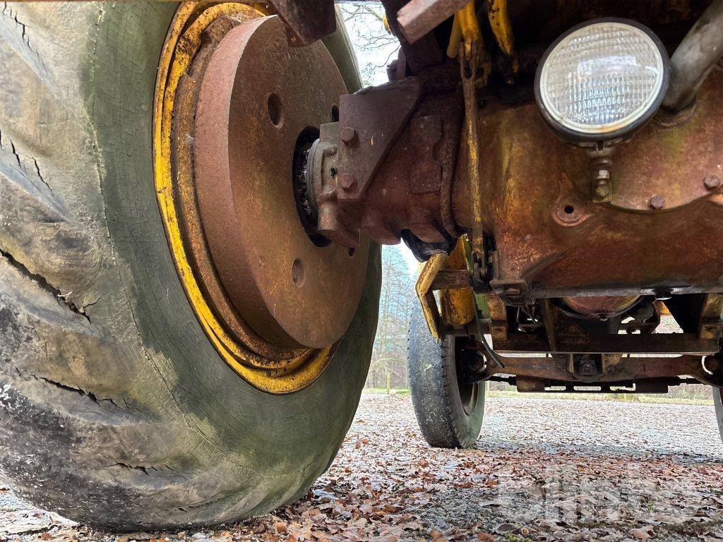 Chargeuse sur pneus Volvo H10 470 bison