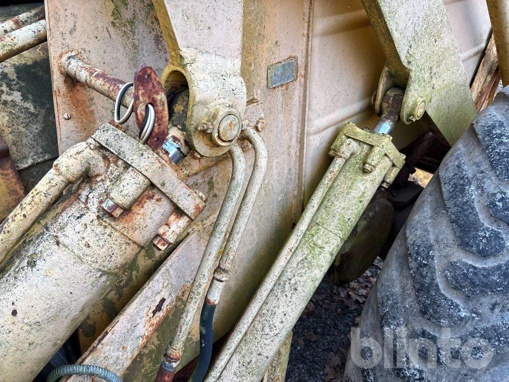 Chargeuse sur pneus Volvo H10 470 bison