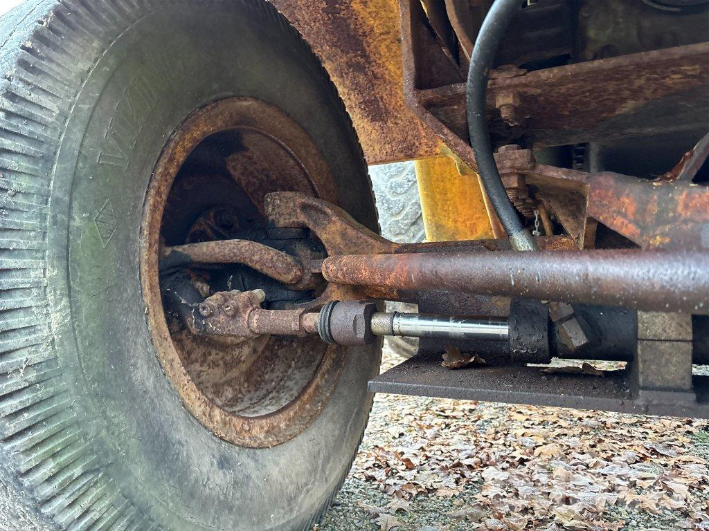 Chargeuse sur pneus Volvo H10 470 bison