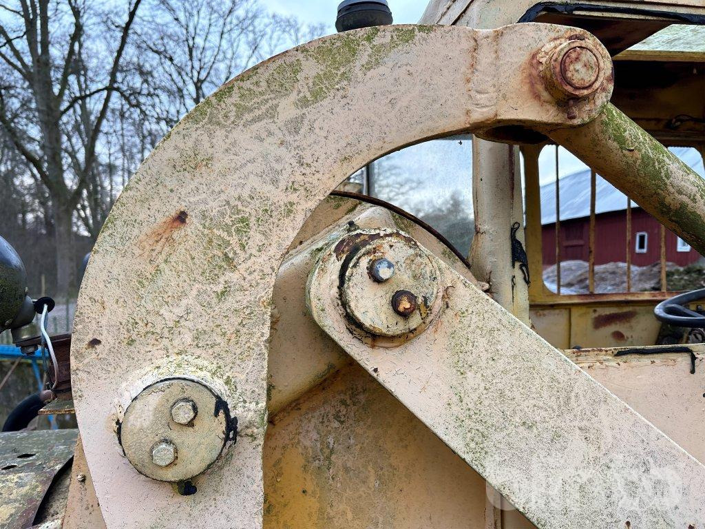 Chargeuse sur pneus Volvo H10 470 bison