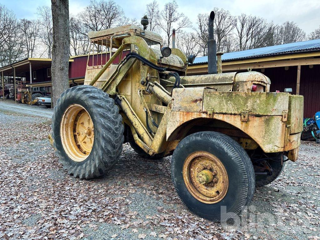 Chargeuse sur pneus Volvo H10 470 bison