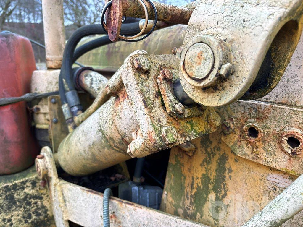 Chargeuse sur pneus Volvo H10 470 bison