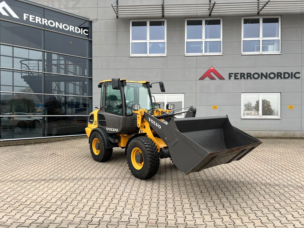 Chargeuse sur pneus Volvo JL25H Electric *Auch Miete