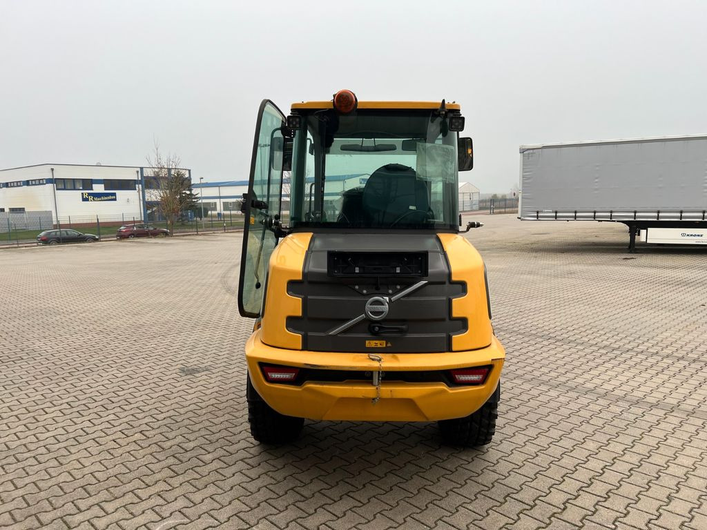 Chargeuse sur pneus Volvo JL25H Electric *Auch Miete