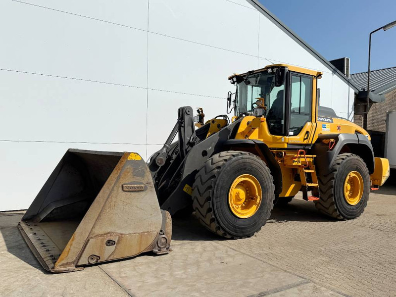 Chargeuse sur pneus Volvo L110H - German Machine / High-tip Bucket / 3rd Fun