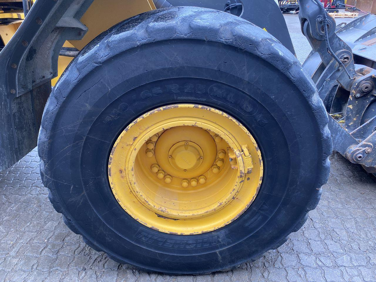 Chargeuse sur pneus Volvo L120G