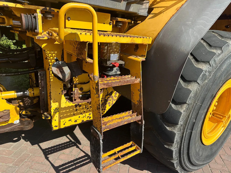 Chargeuse sur pneus Volvo L120 F