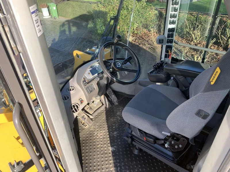 Chargeuse sur pneus Volvo L120 H