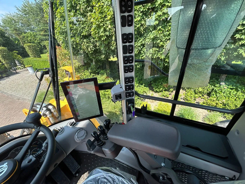 Chargeuse sur pneus Volvo L120 H2 UNUSED Michelin 750/65