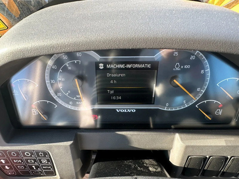 Chargeuse sur pneus Volvo L120 H2 longboom UNUSED