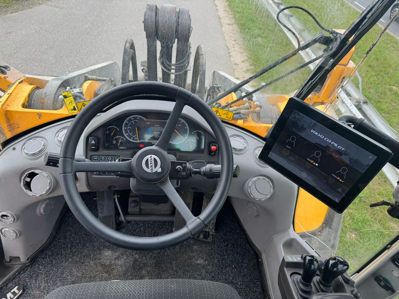 Chargeuse sur pneus Volvo L220H