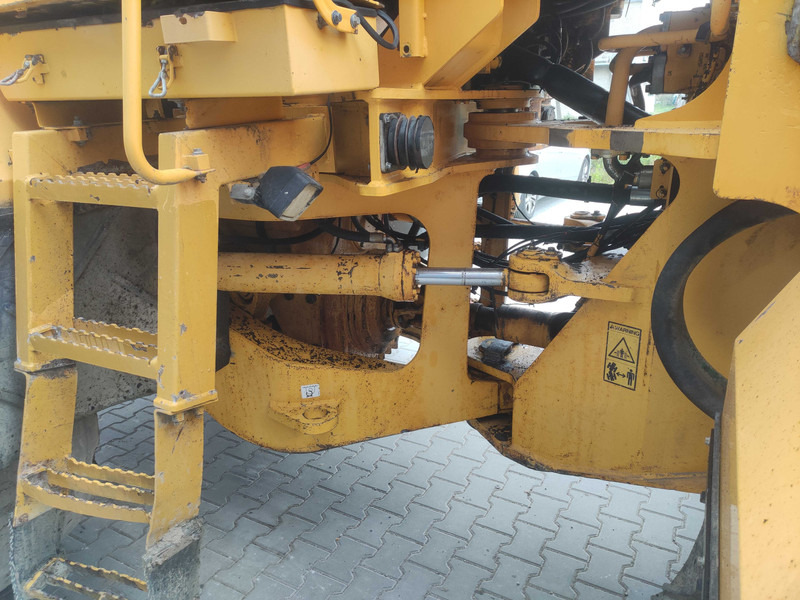 Chargeuse sur pneus Volvo L220 wheel loader