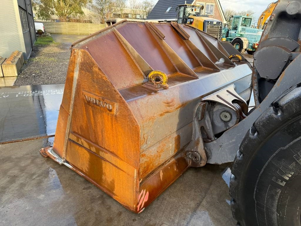 Chargeuse sur pneus Volvo L250H