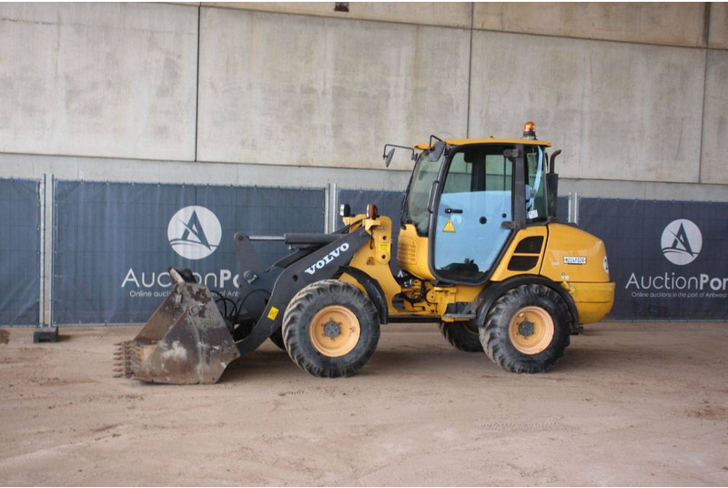 Chargeuse sur pneus Volvo L25F-P