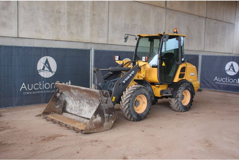 Chargeuse sur pneus Volvo L25F-P