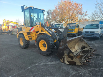 Chargeuse sur pneus  Volvo L30G mit Klappschaufel