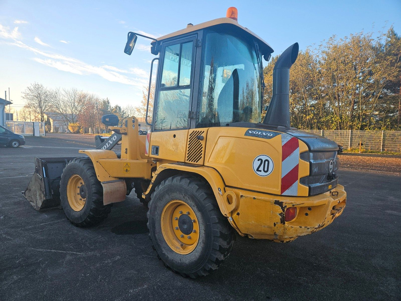 Chargeuse sur pneus Volvo L30G mit Klappschaufel