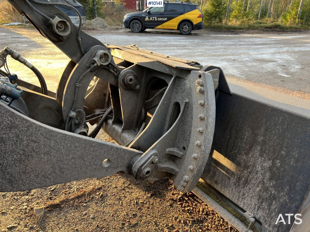 Chargeuse sur pneus Volvo L60F Wheel loader with tilt hitch (VIDEO)