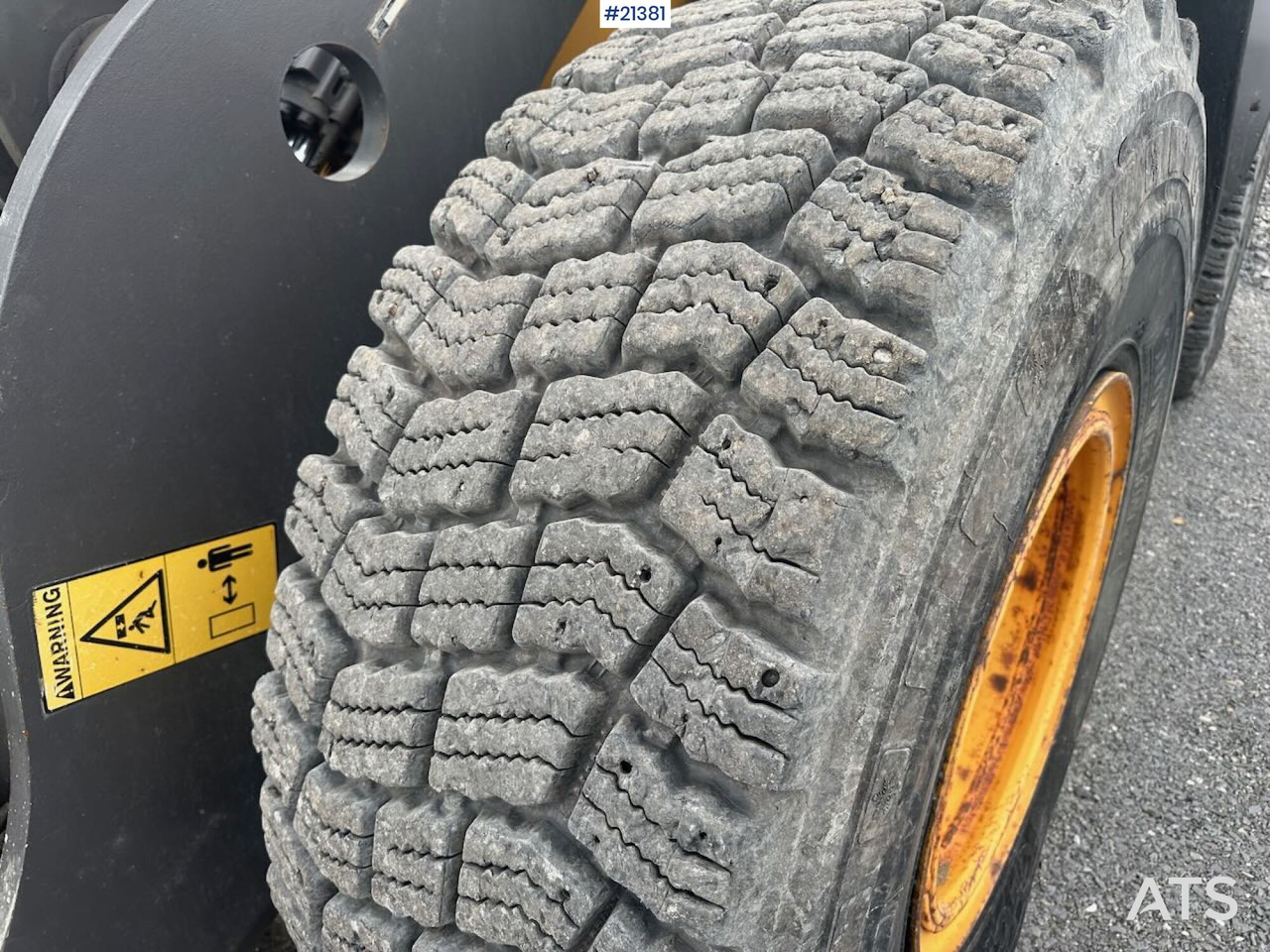 Chargeuse sur pneus Volvo L90E hjullaster. SE VIDEO