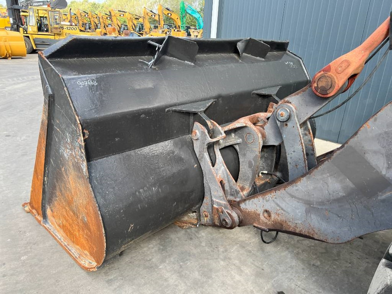 Chargeuse sur pneus Volvo L90F