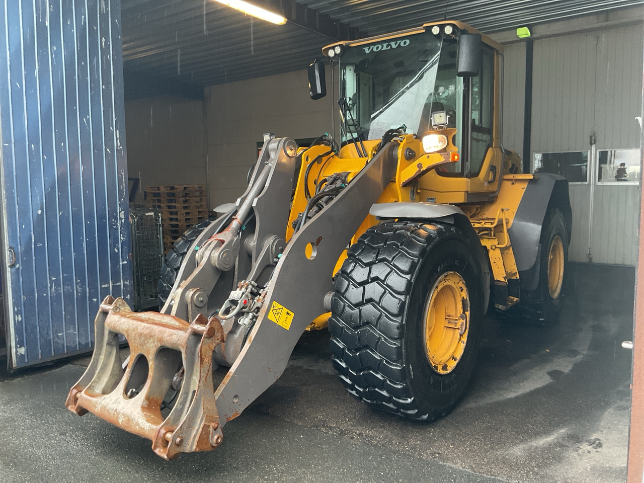 Chargeuse sur pneus Volvo L90F