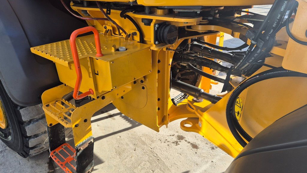 Chargeuse sur pneus Volvo L90H - Year 2021 - 12630 Hours - Scale - NEW Bucket