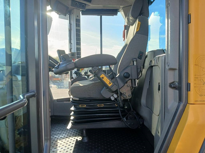 Chargeuse sur pneus Volvo L90 H, Hjullastare