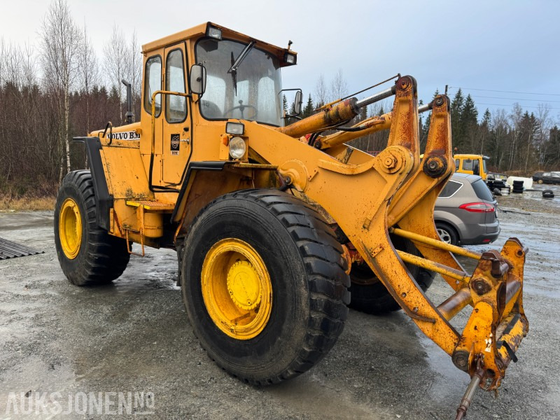 Chargeuse sur pneus Volvo LM846 hjullaster