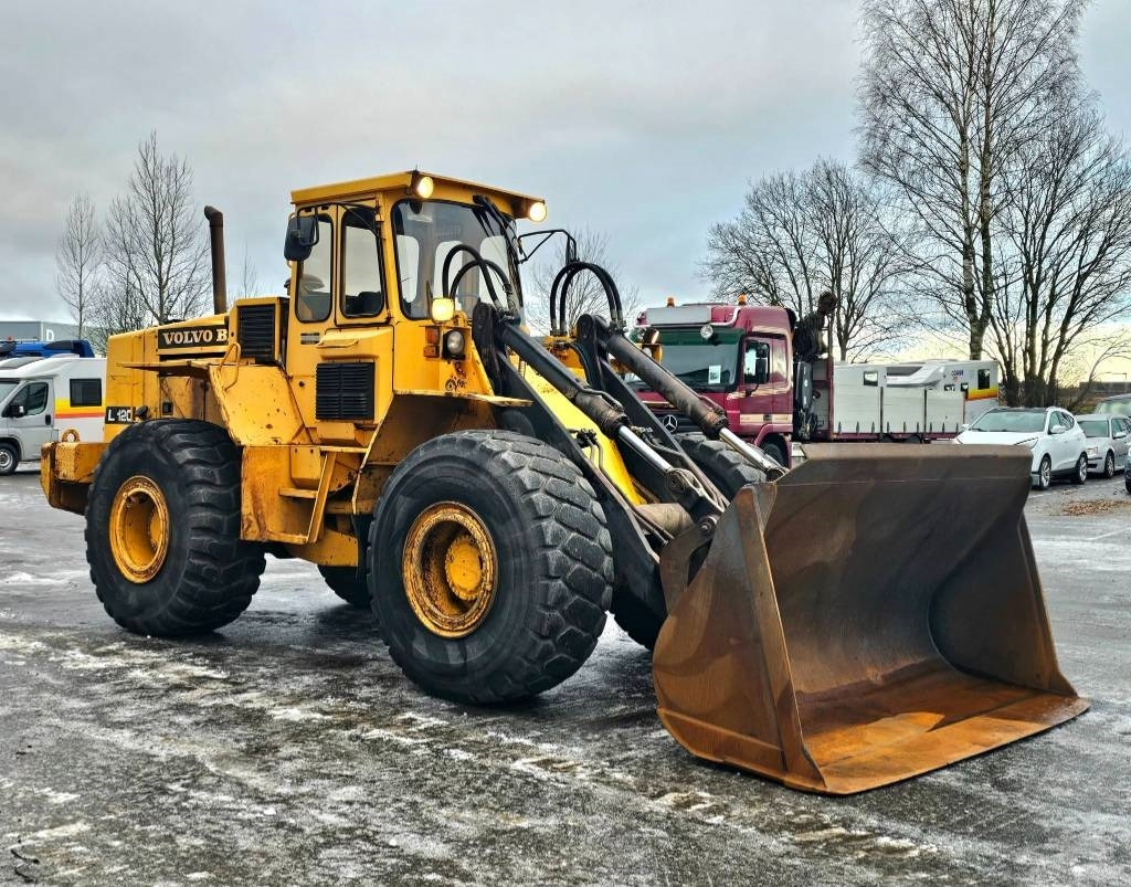 Chargeuse sur pneus Volvo L 120