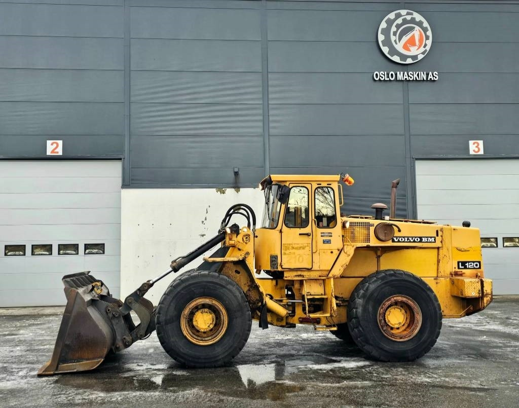 Chargeuse sur pneus Volvo L 120
