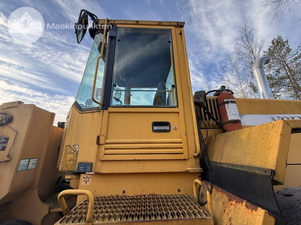 Chargeuse sur pneus Volvo L 120 C