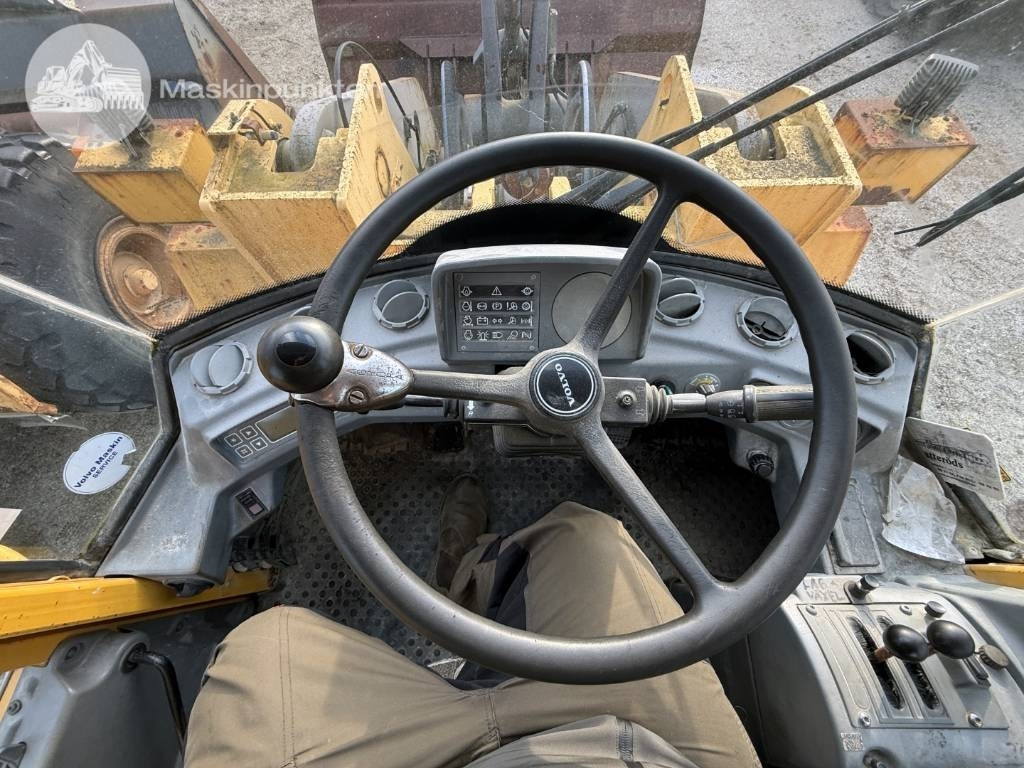 Chargeuse sur pneus Volvo L 120 C