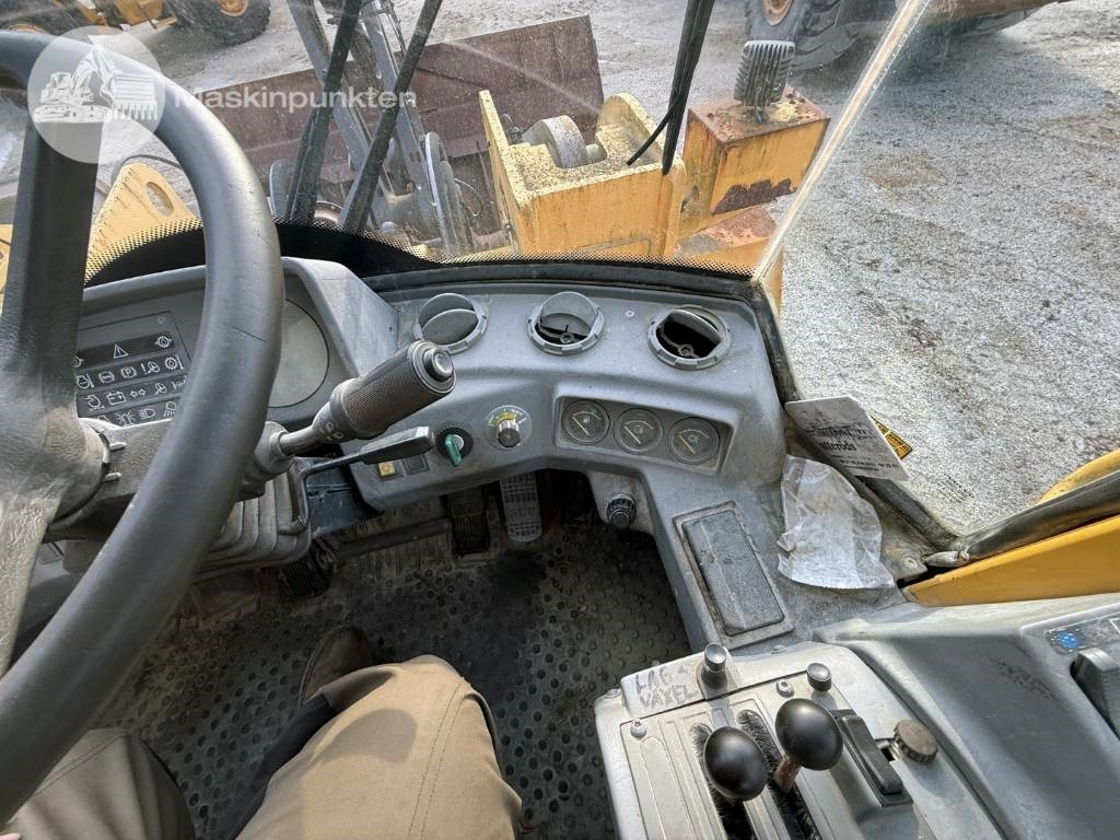 Chargeuse sur pneus Volvo L 120 C