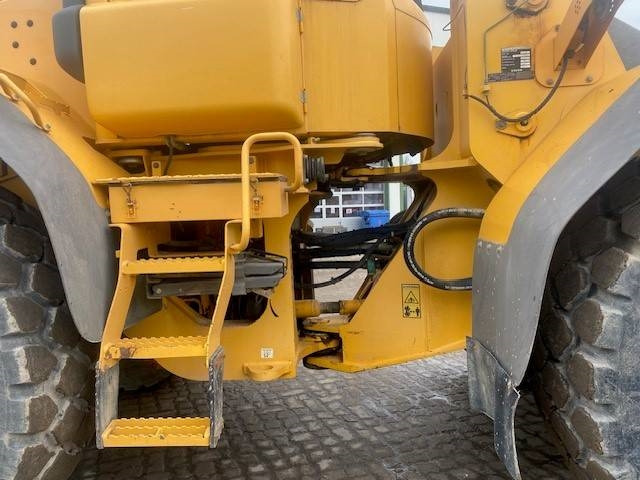 Chargeuse sur pneus Volvo L 120 E (12005672)