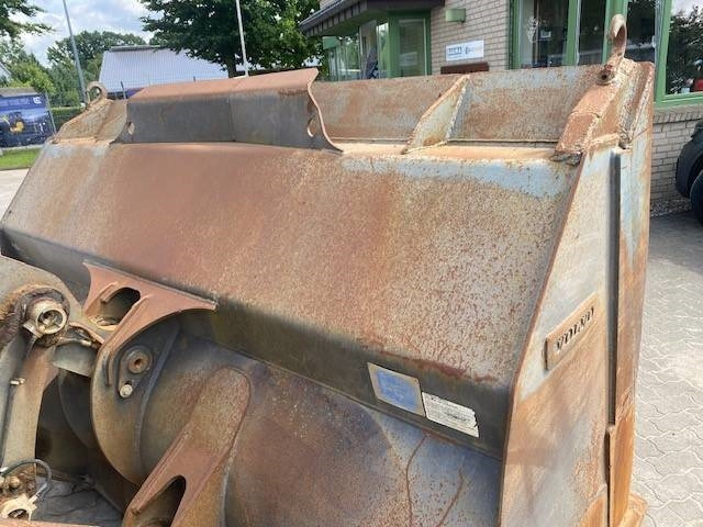 Chargeuse sur pneus Volvo L 120 H (12005485)