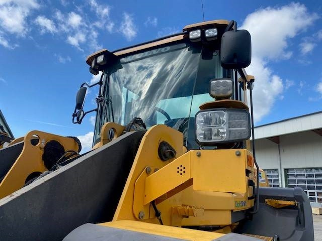 Chargeuse sur pneus Volvo L 120 H (12005485)