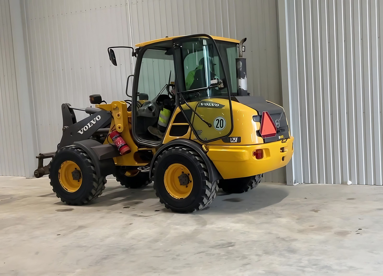 Chargeuse sur pneus Volvo L 25