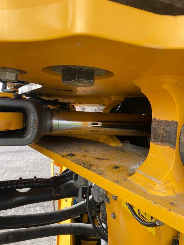 Chargeuse sur pneus Volvo L 260 H (CDC + BSS)