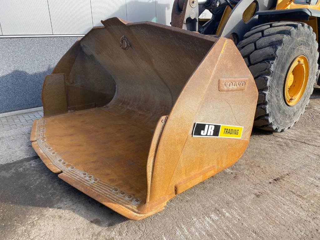 Chargeuse sur pneus Volvo L 260 H (CDC + BSS)