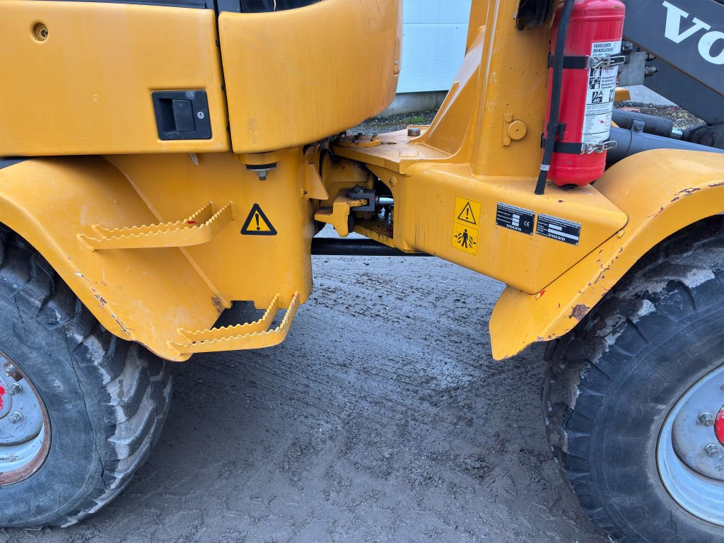 Chargeuse sur pneus Volvo L-30B-ZX