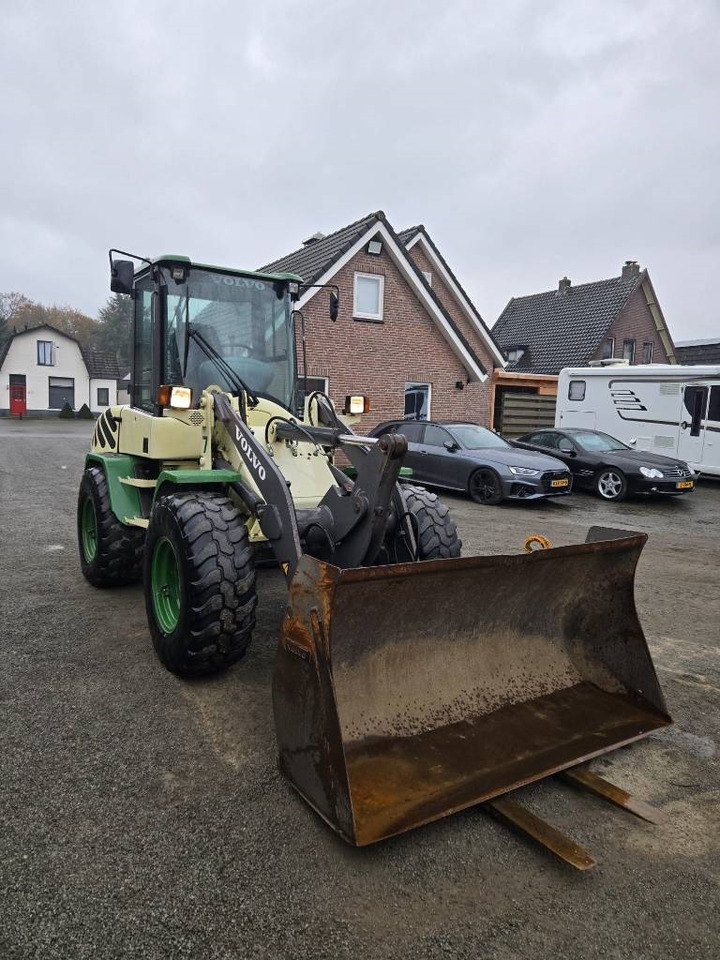 Chargeuse sur pneus Volvo L 30 B