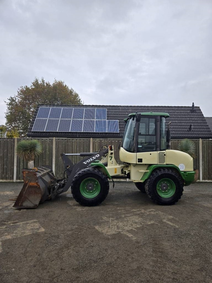 Chargeuse sur pneus Volvo L 30 B