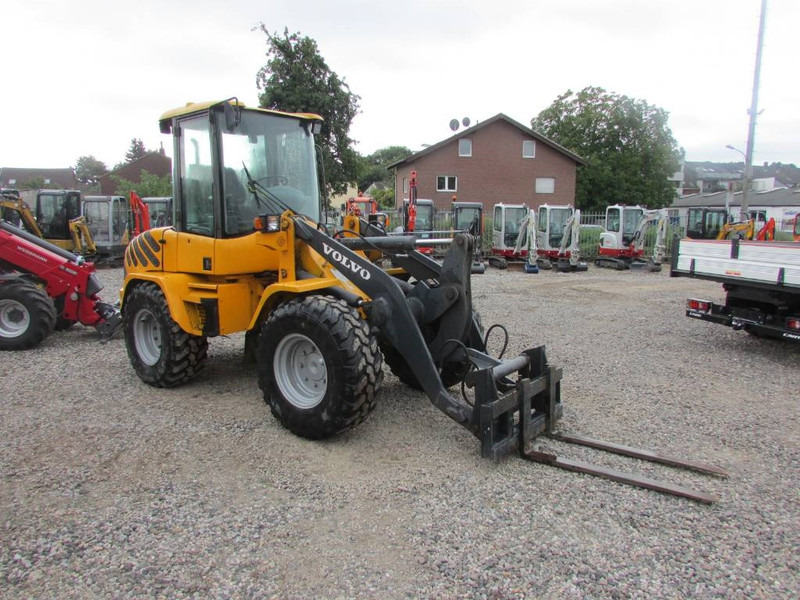 Chargeuse sur pneus Volvo L 35 B-Z Radlader 16.000 EUR
