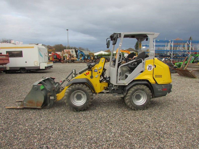 Chargeuse sur pneus WACKER NEUSON WL 28 Radlader