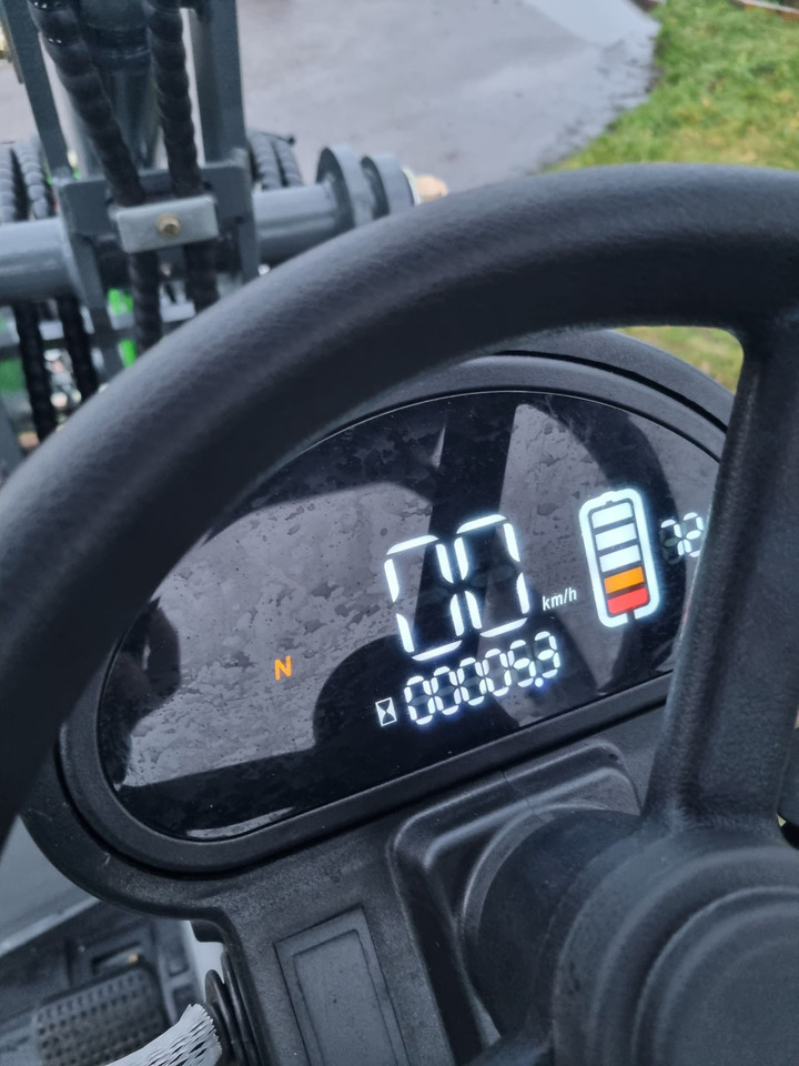 Chargeuse sur pneus WCM-L2110e