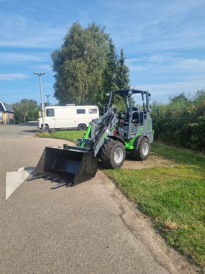 Chargeuse sur pneus WCM L2312