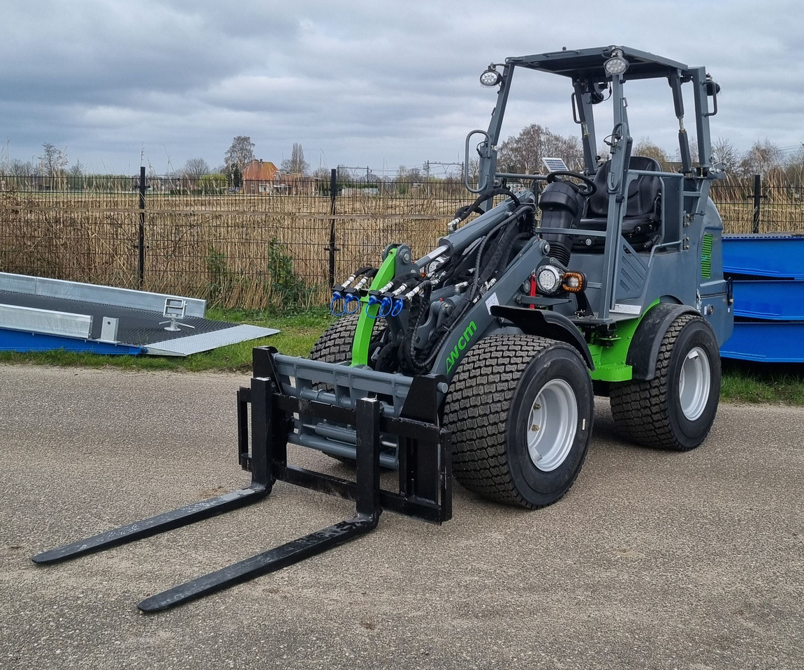 Chargeuse sur pneus WCM - L2316