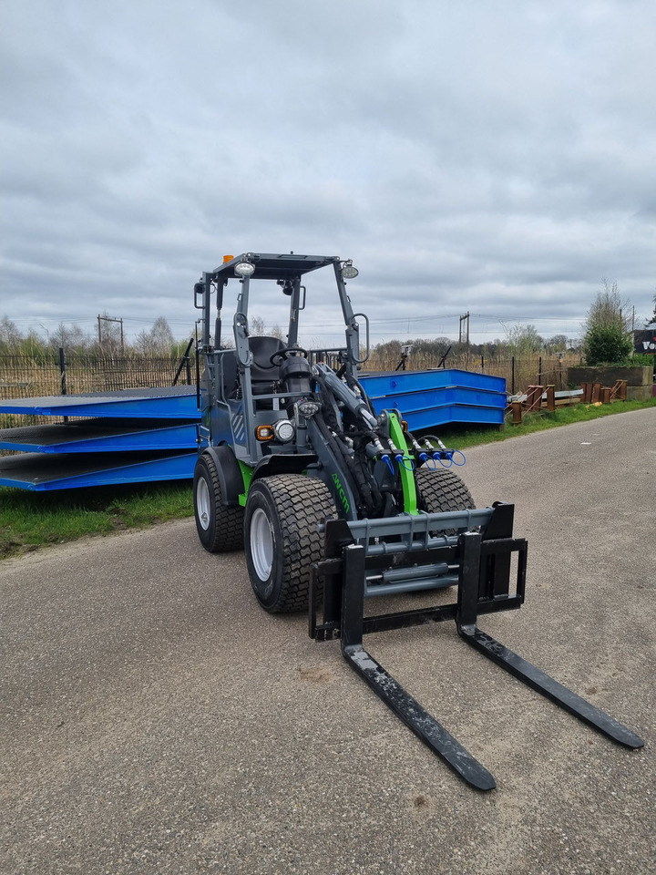 Chargeuse sur pneus WCM - L2316