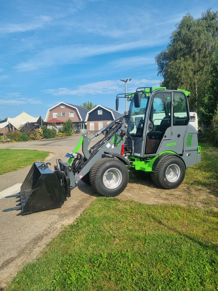 Chargeuse sur pneus WCM L2412