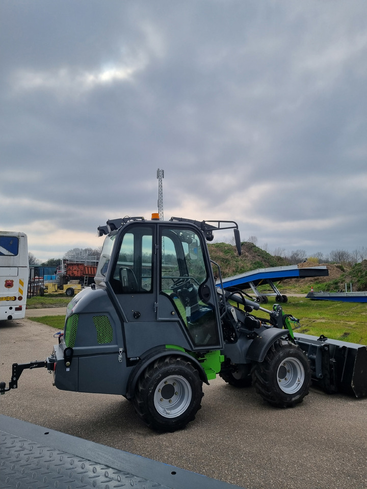 Chargeuse sur pneus WCM L2416